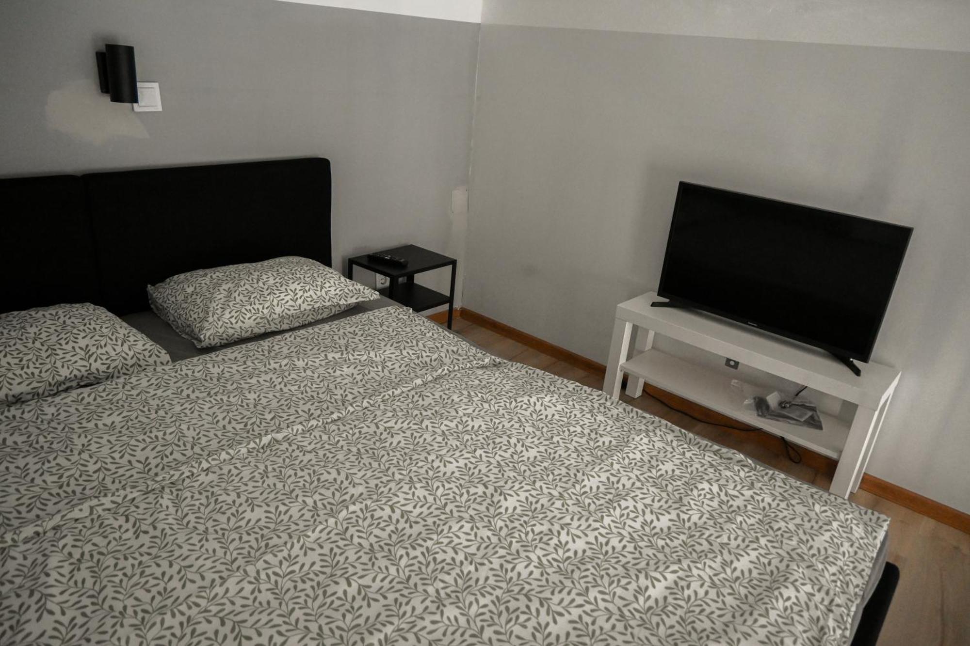 The Bachelor Pad Apartment *