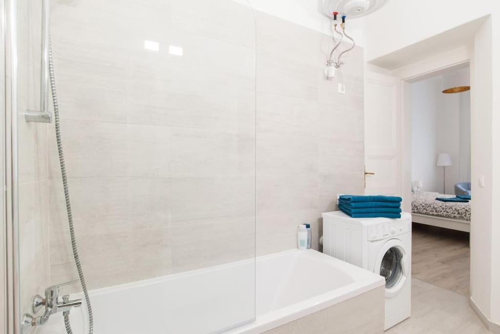 New Ultra-central Design Appartamento