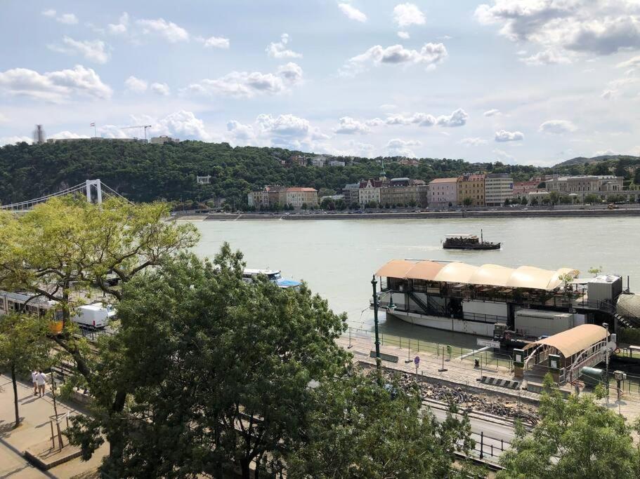 Baroque Danube Panorama Red Appartamento Budapest