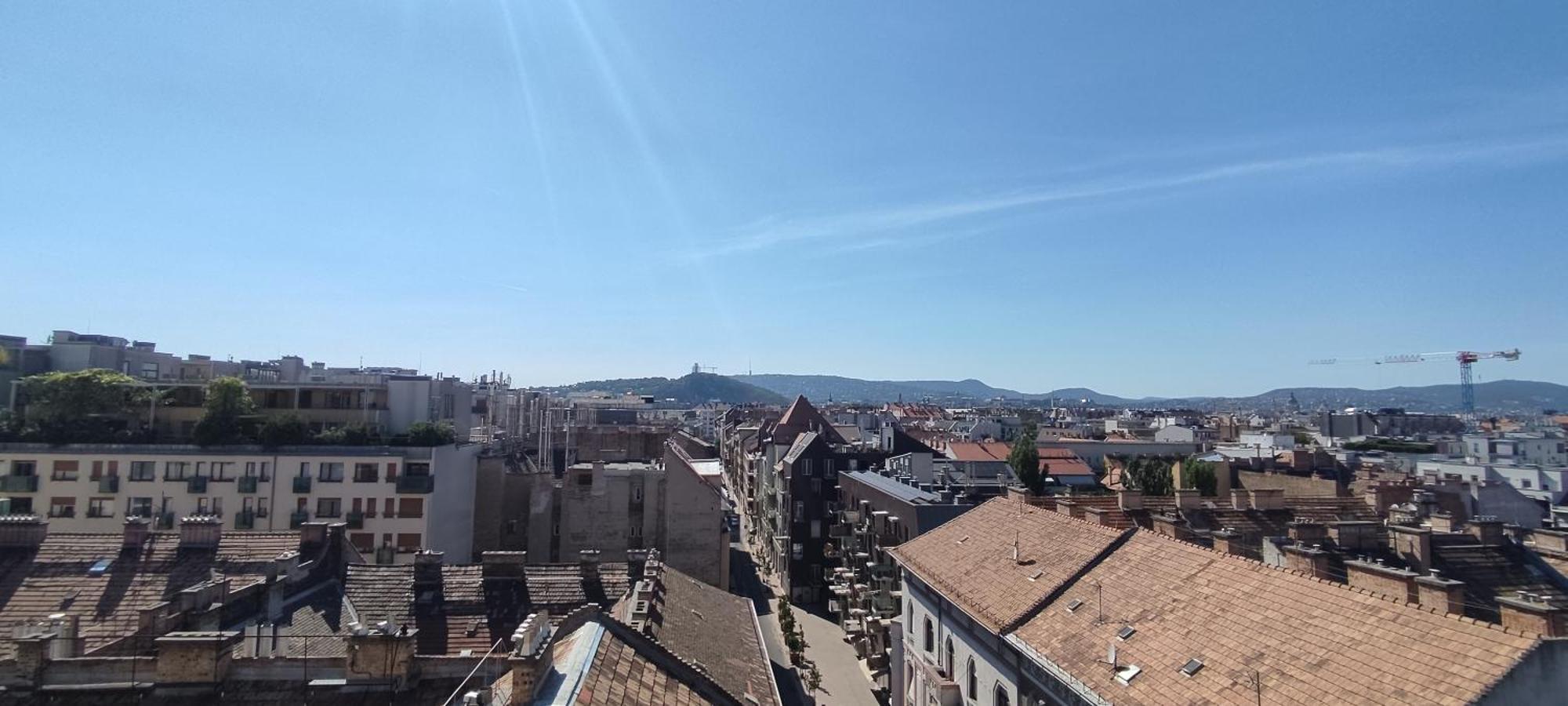 Corvin Center Aparthotel 3*