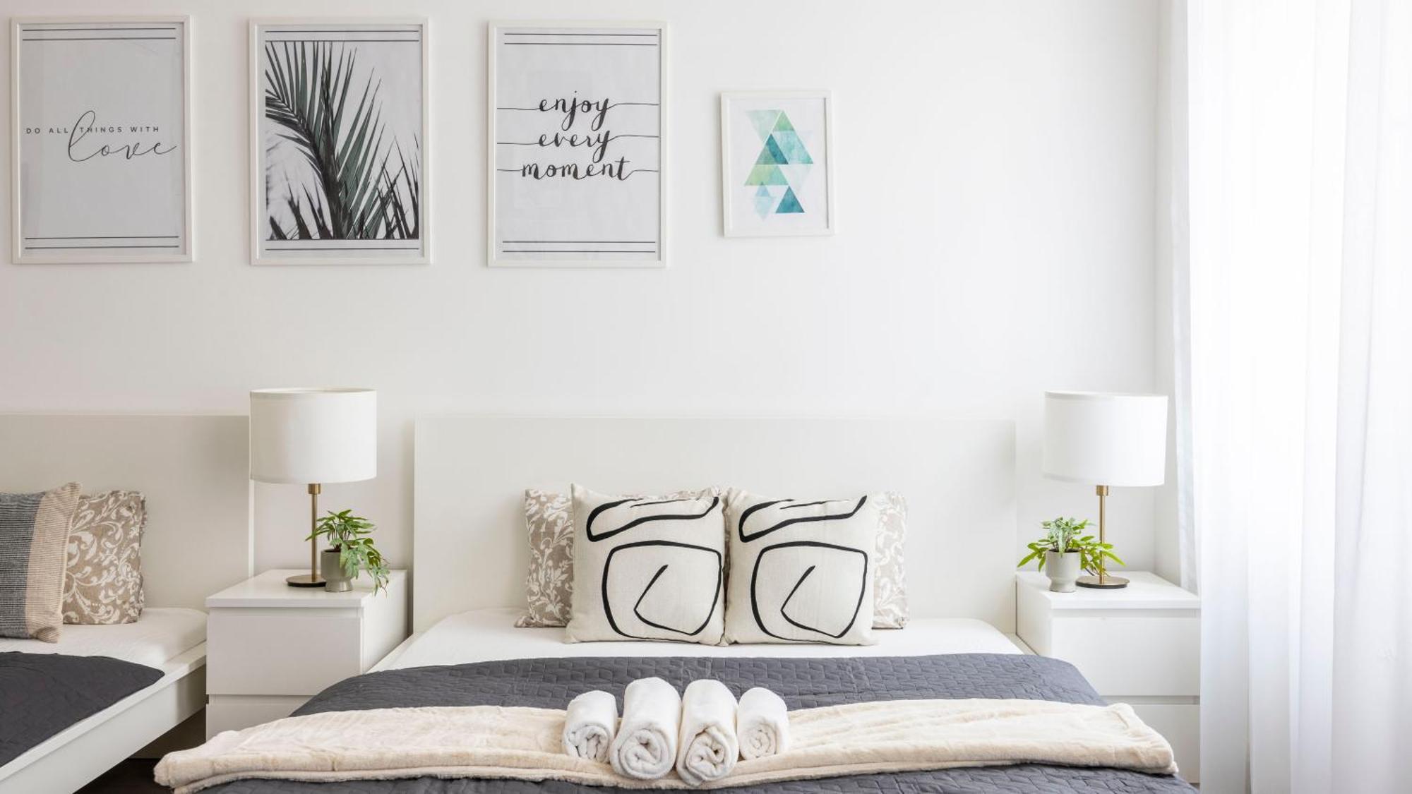 Exclusive Downtown Dream By Prestige Gallery Apartment