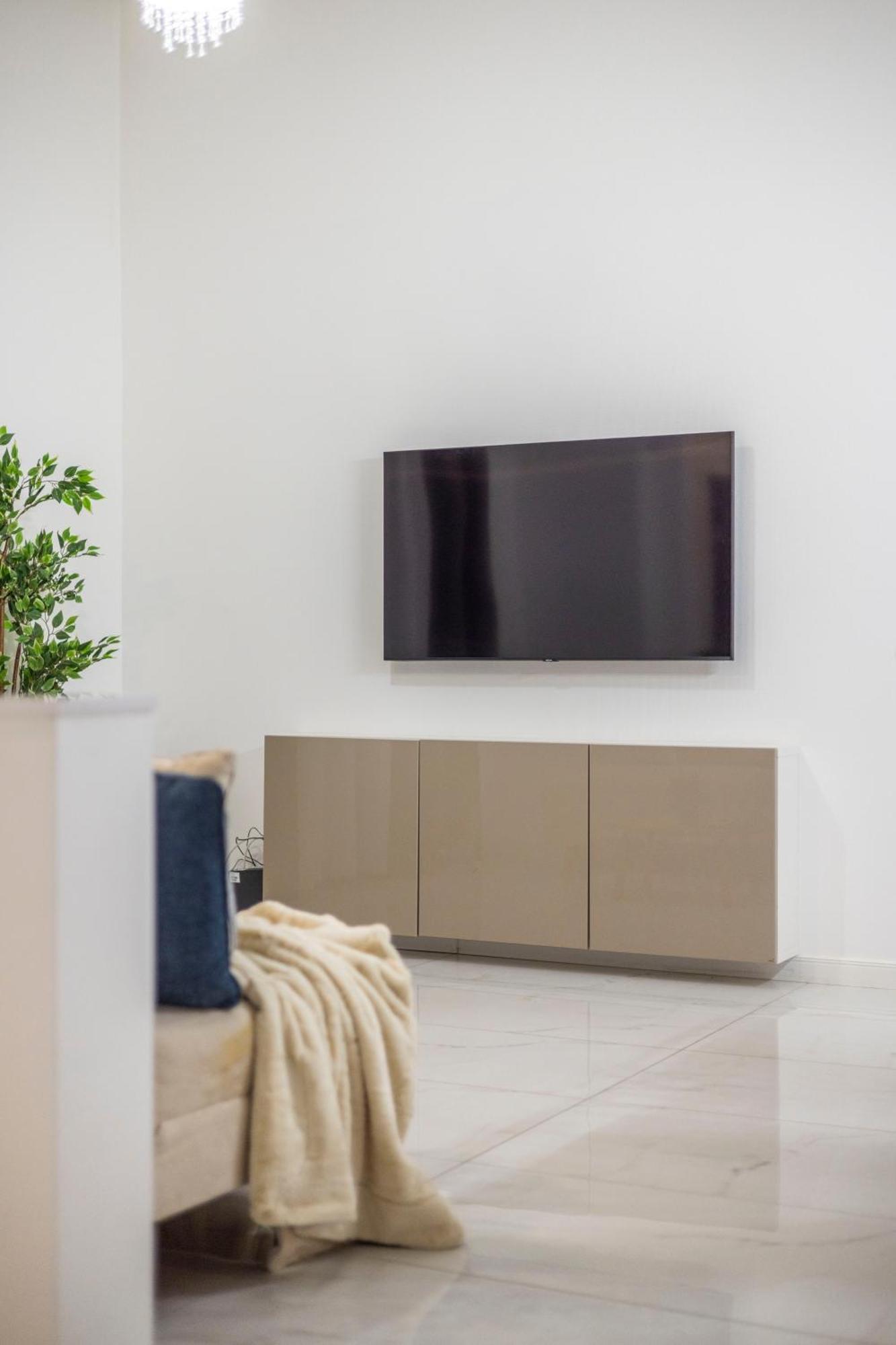 Exclusive Downtown Dream By Prestige Gallery Apartment