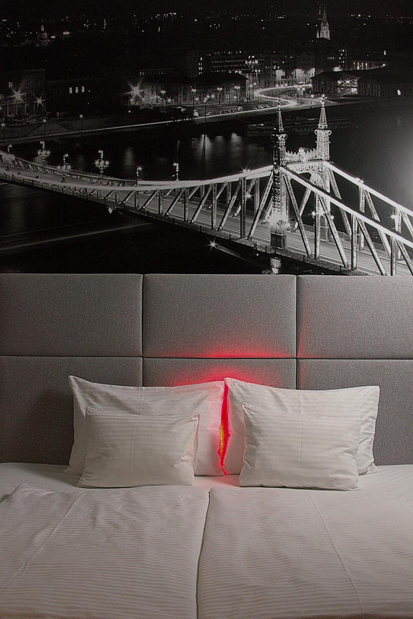 Hotel 12 Revay
