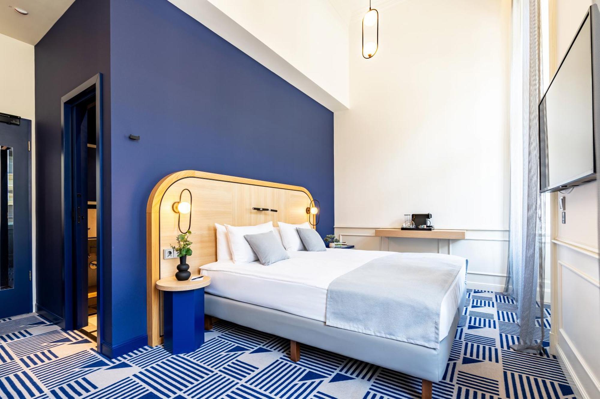 Hotel Oktogon Haggenmacher By Continental Group 4*