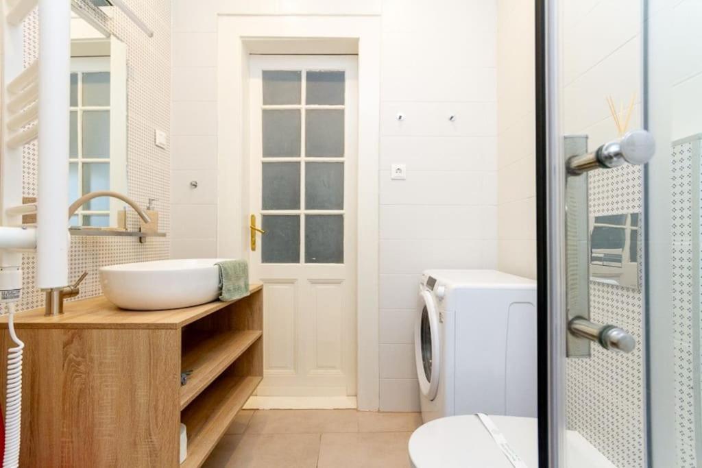 Historic Charm On Dohany Street By Newave Apartament Budapeszt