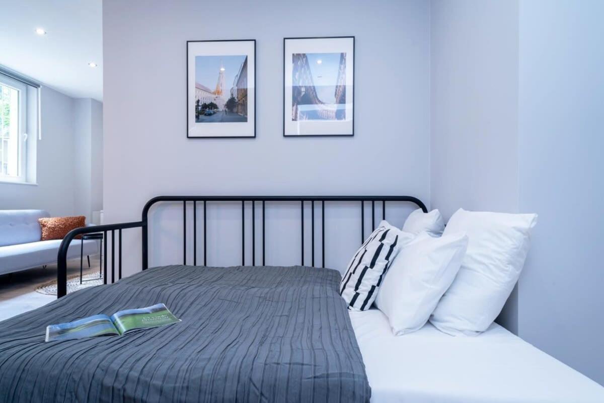 Super New With Air Conditioning Appartamento Budapest