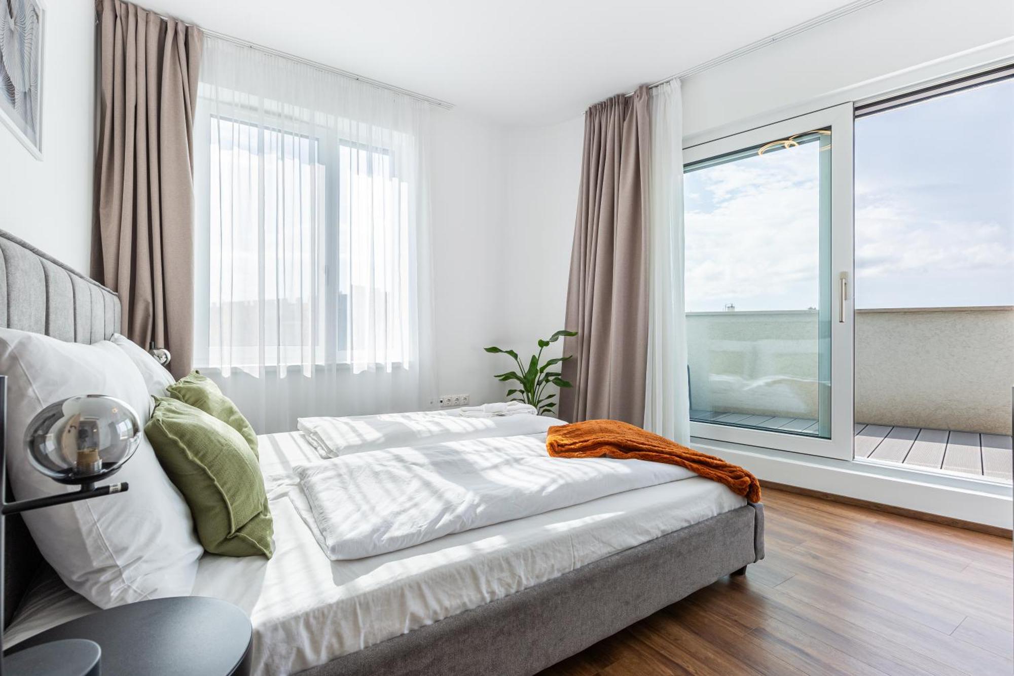 Apartament New Penthouse W Double Parking, Panoramic Balcony *