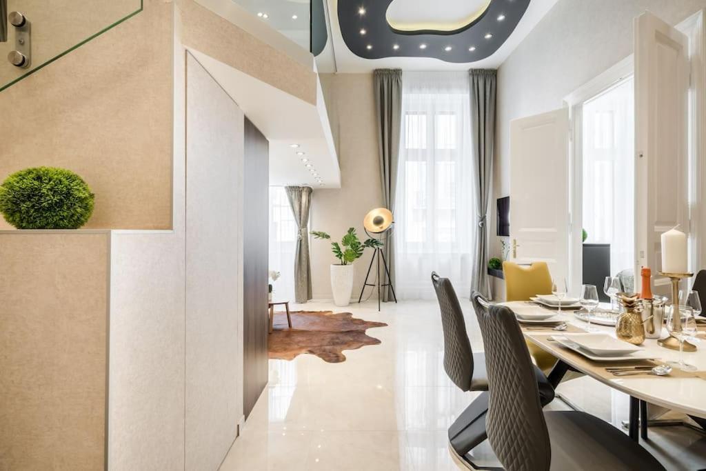 Luxurious 3-bedroom In The Center Appartamento *