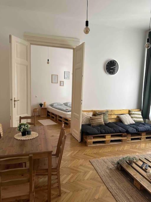 Baross 86 Greenery * Budapest