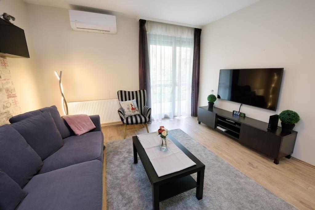 Orangehomes Garden View Friendly With Free Parking Appartamento *