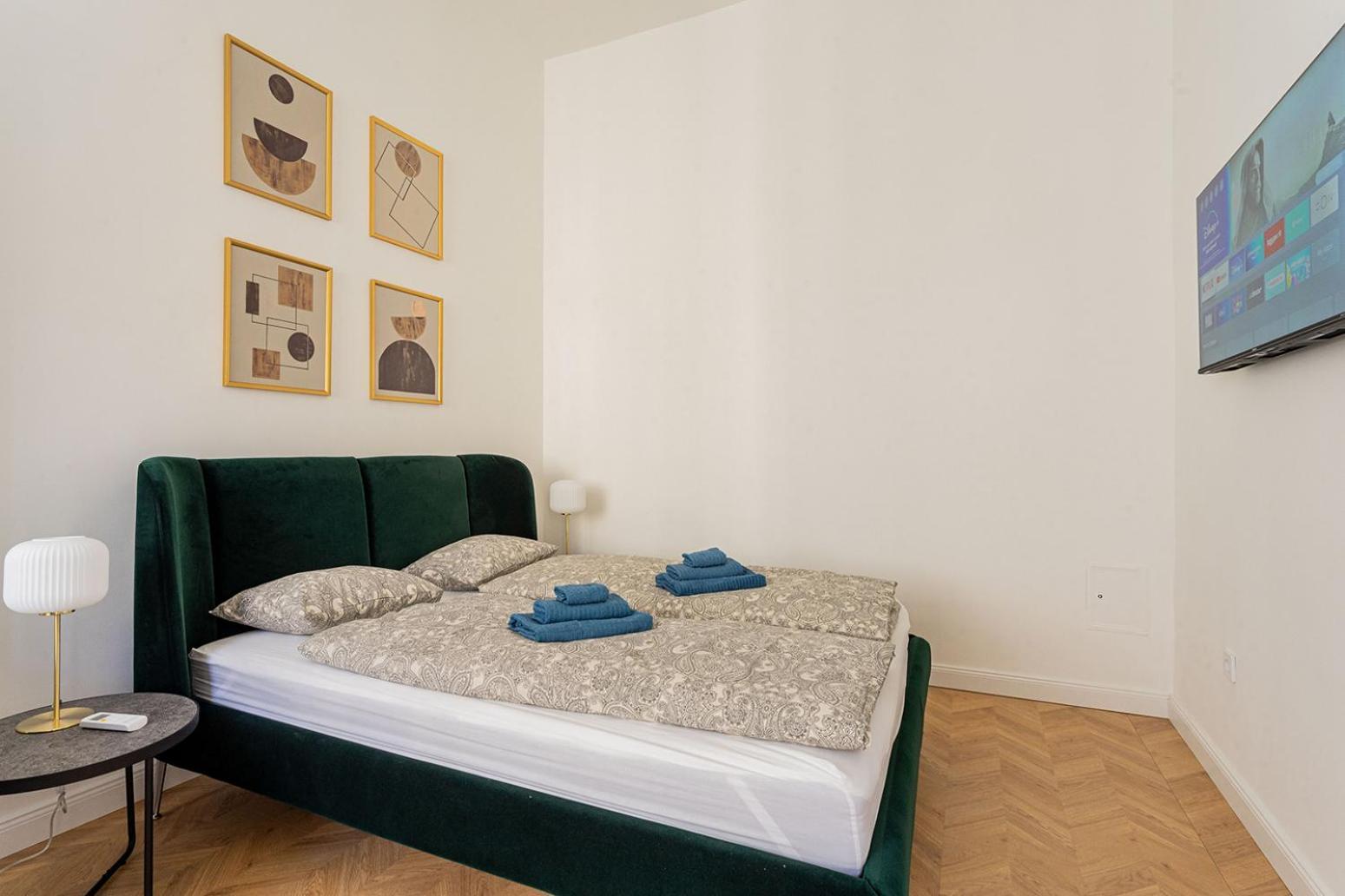 Miller Street Apartment *