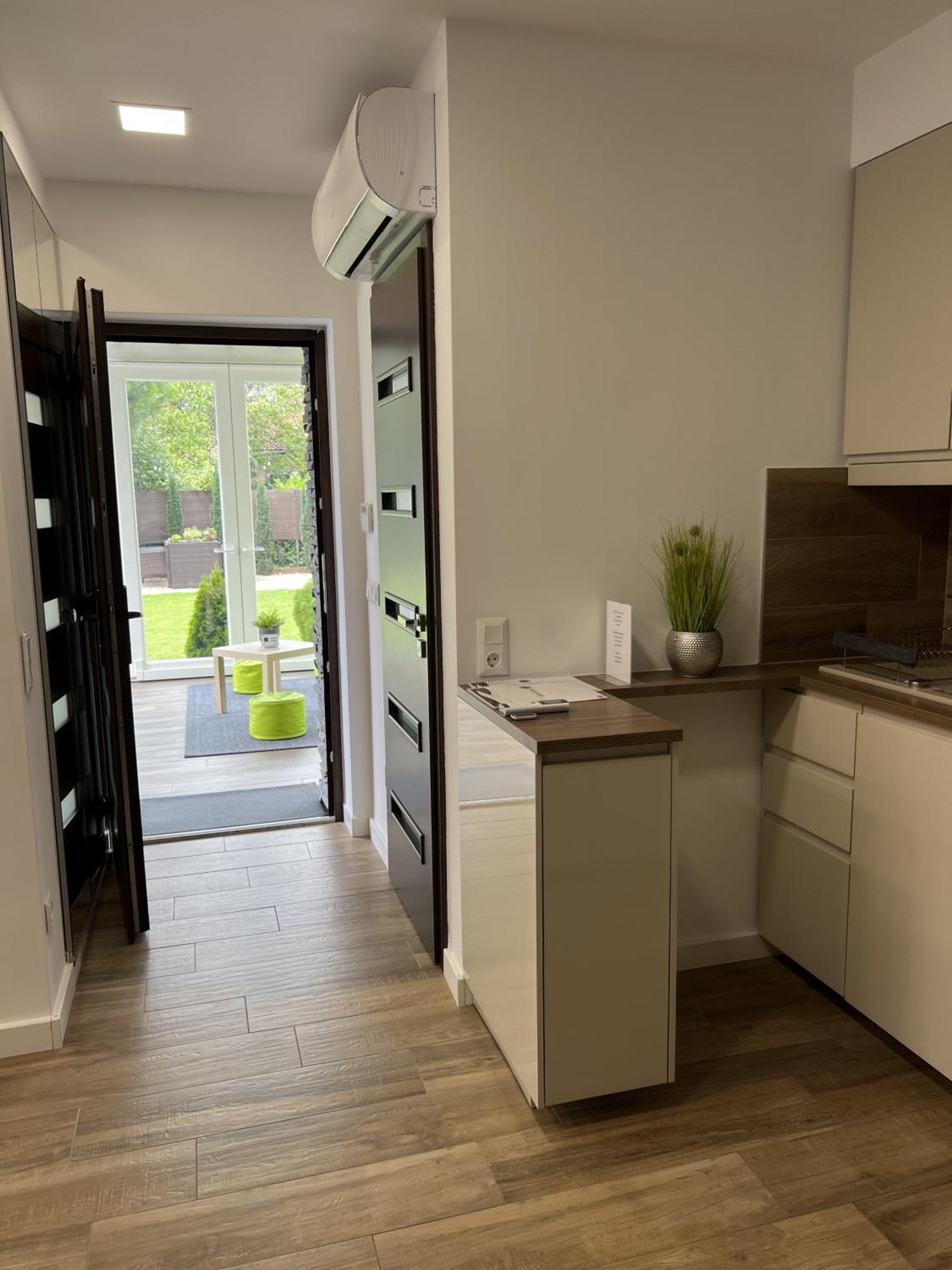 True Gem At The Airport By Newave Apartment Budapest