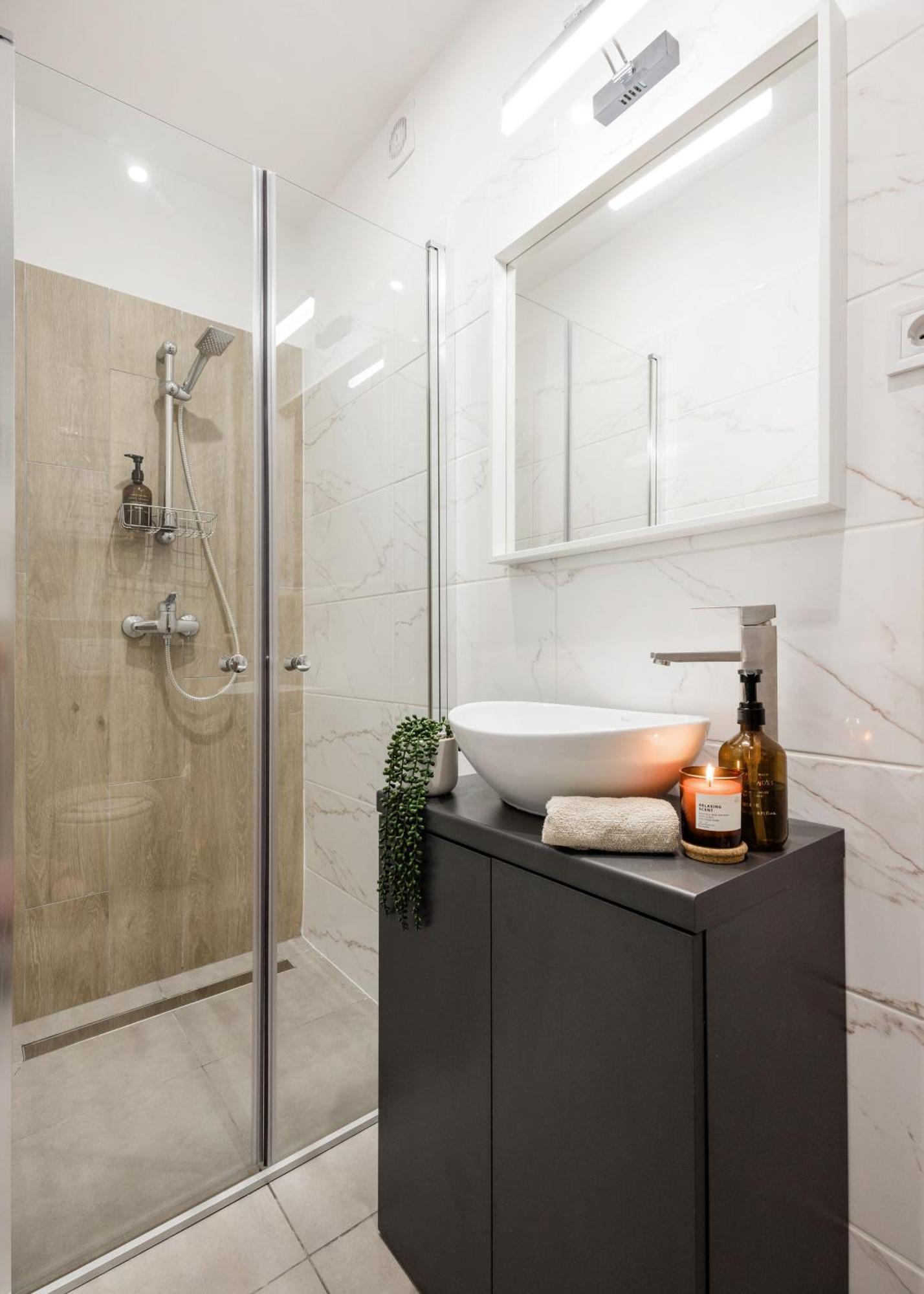 Oasis - Modern Charm, Timeless Comfort Lejlighed *