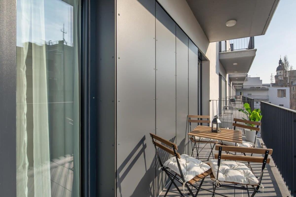 Fresh & Modern - With 2 Balconies * Budapest