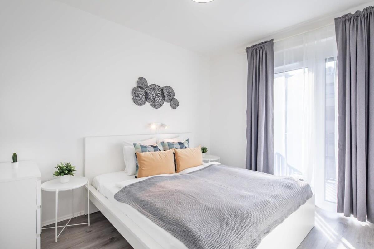Fresh & Modern - With 2 Balconies Apartamento Budapest