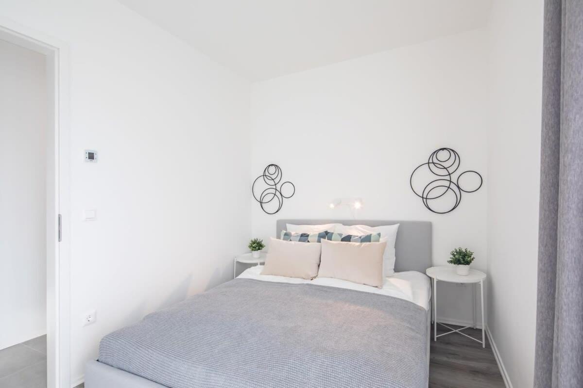 Fresh & Modern - With 2 Balconies Lägenhet *