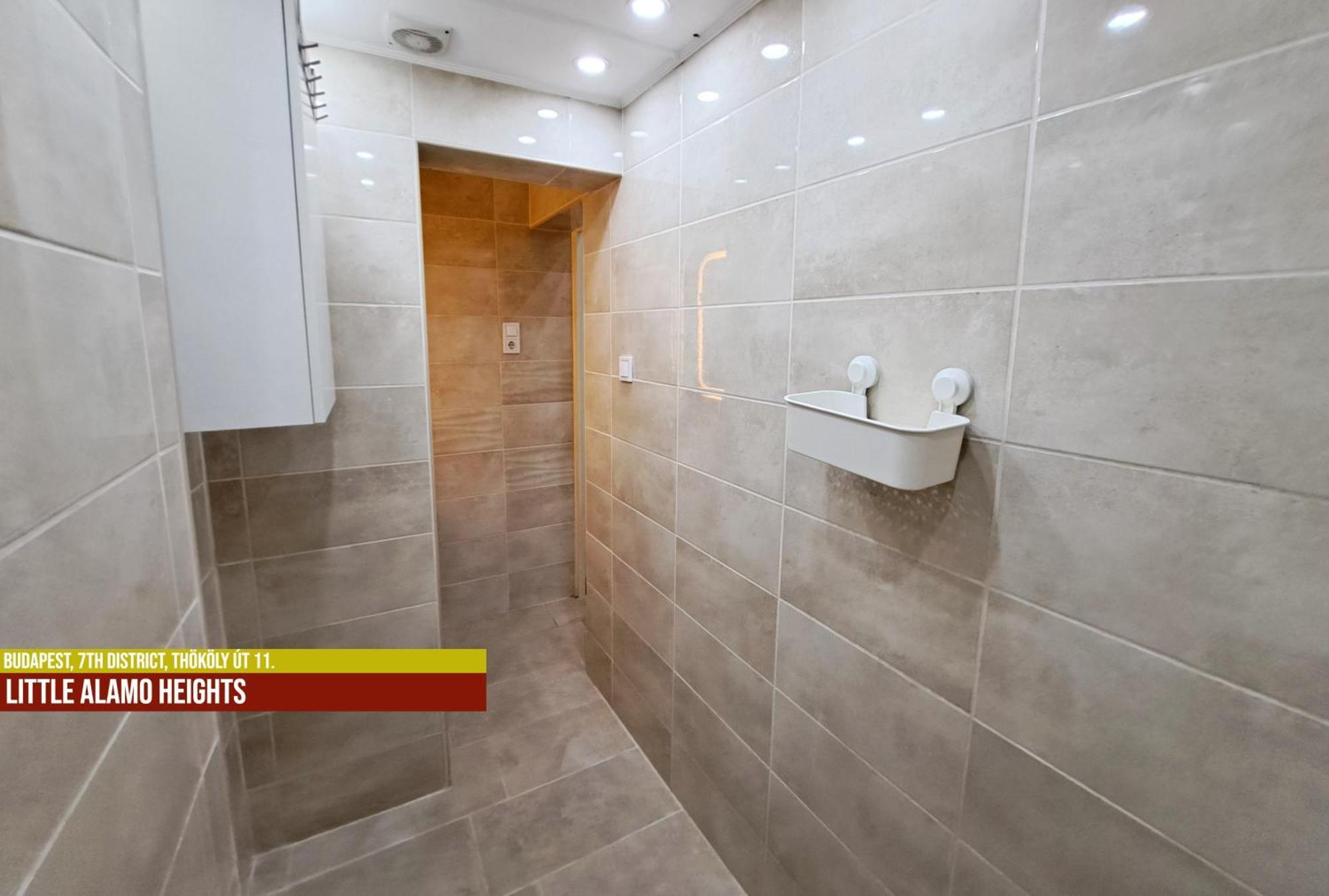 Little Americas Alamo Heights Apartment Budapest