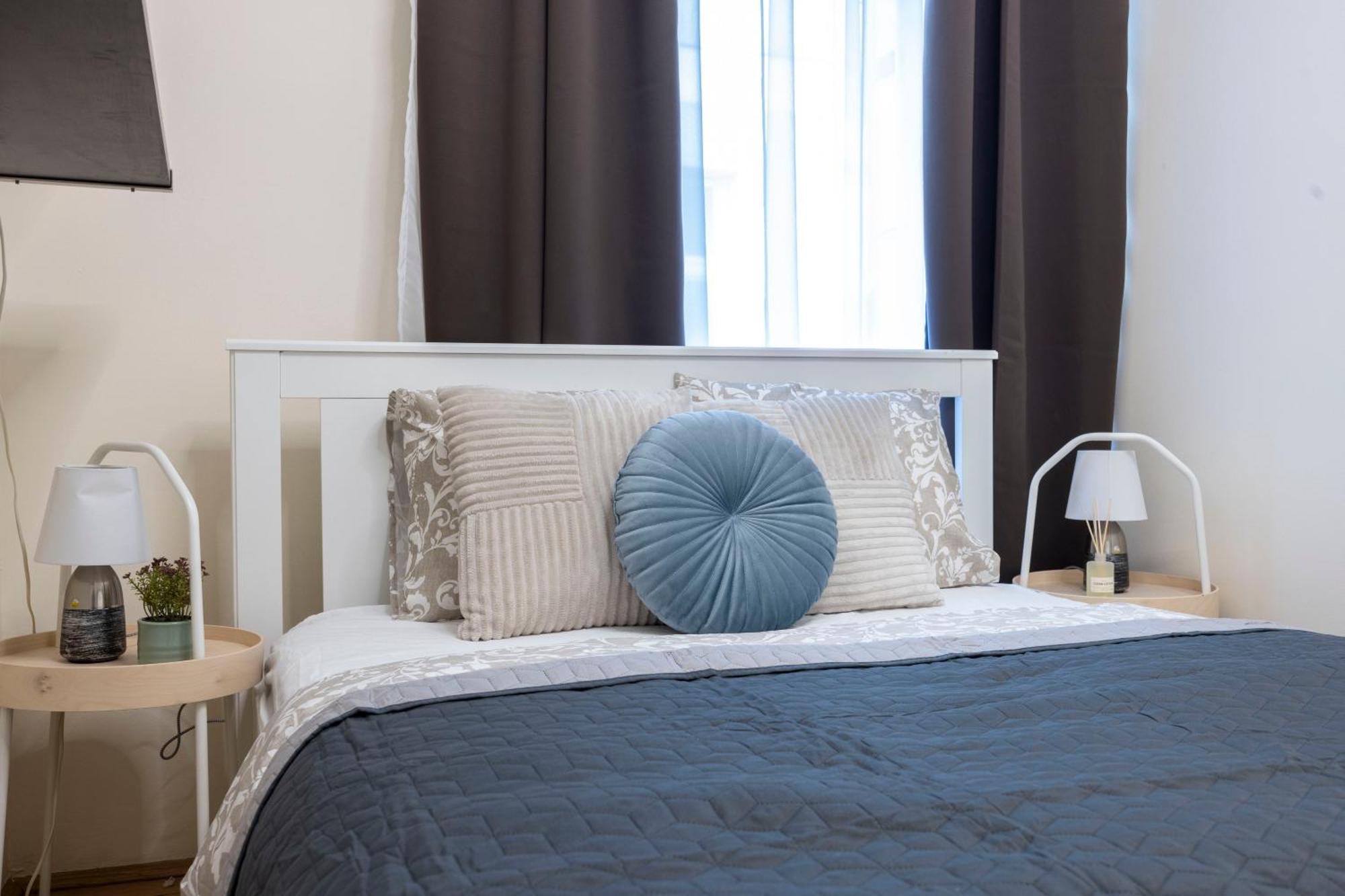 Prime Location & Cozy 3bedrm Apartment