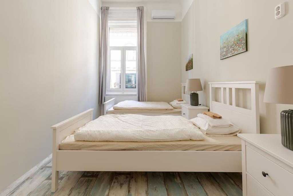Appartement Spacious For Group In Centre