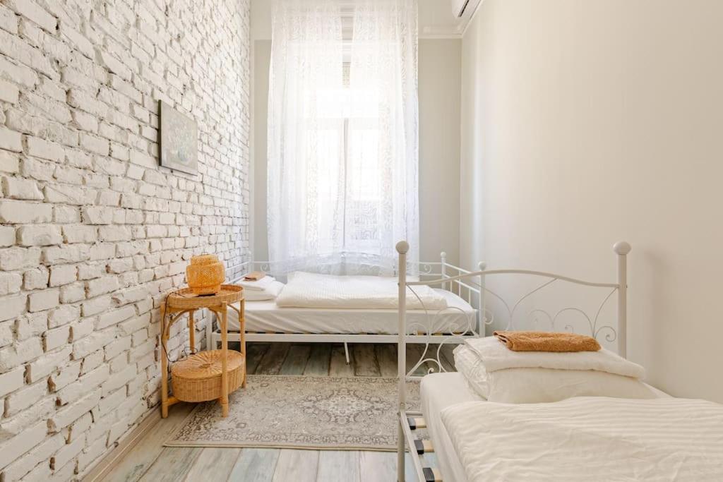 Spacious For Group In Centre Appartement Budapest