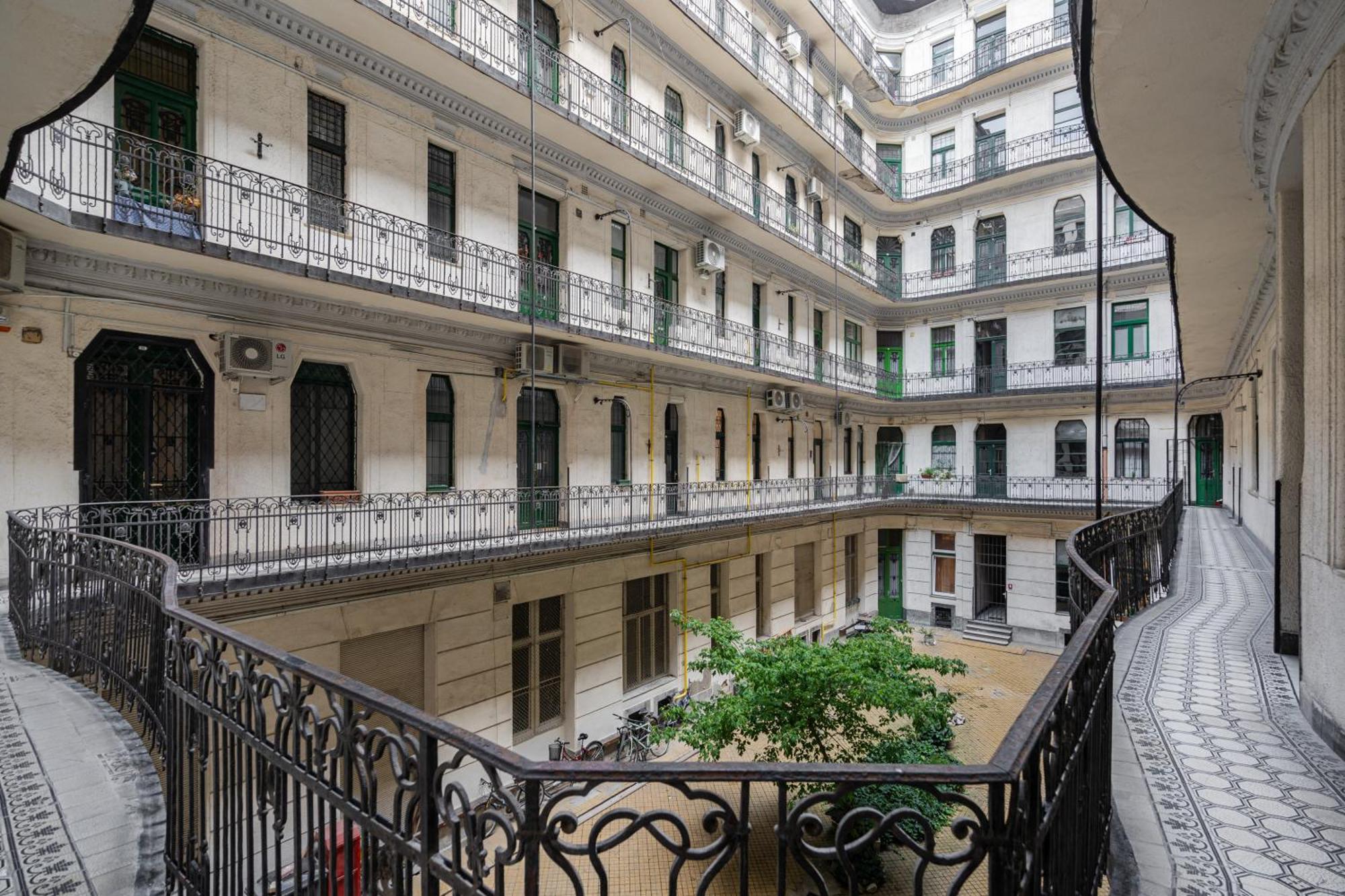 K51 - Kiraly Boutique - Location By Bqa Apartment
