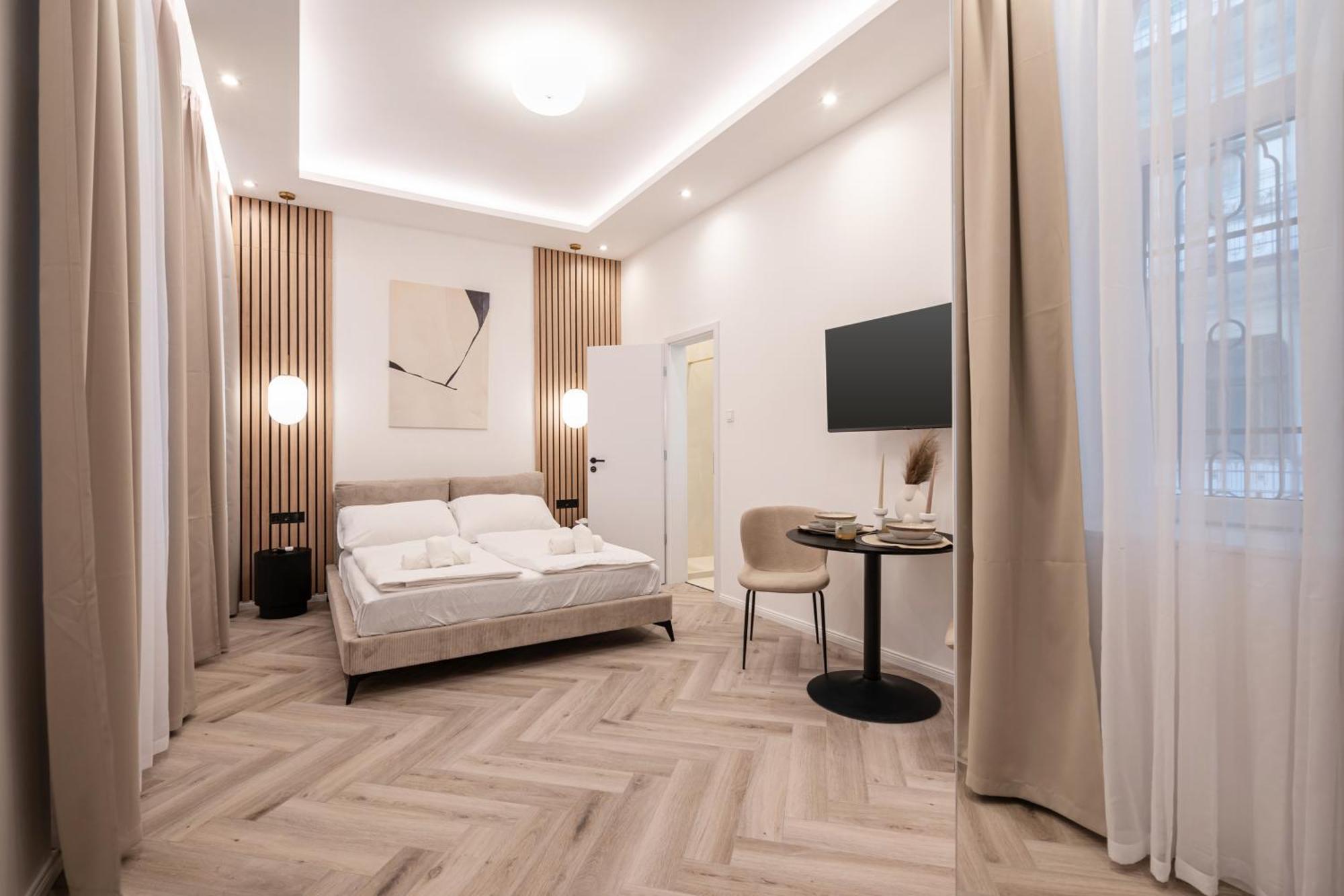 K51 - Kiraly Boutique - Location By Bqa Apartment *