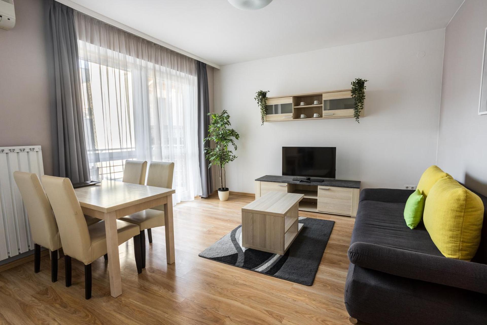 Corvin Plaza & Aparthotel
