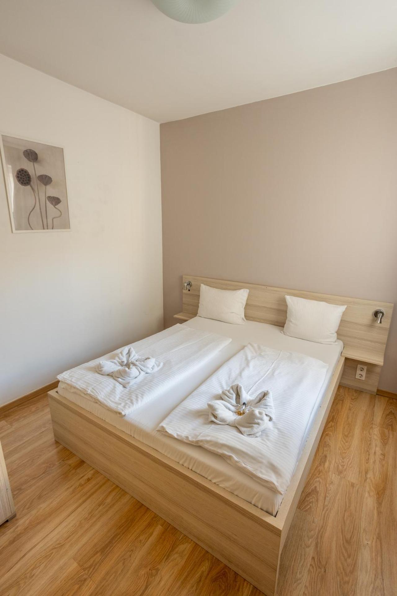 Aparthotel Corvin Plaza & 3*