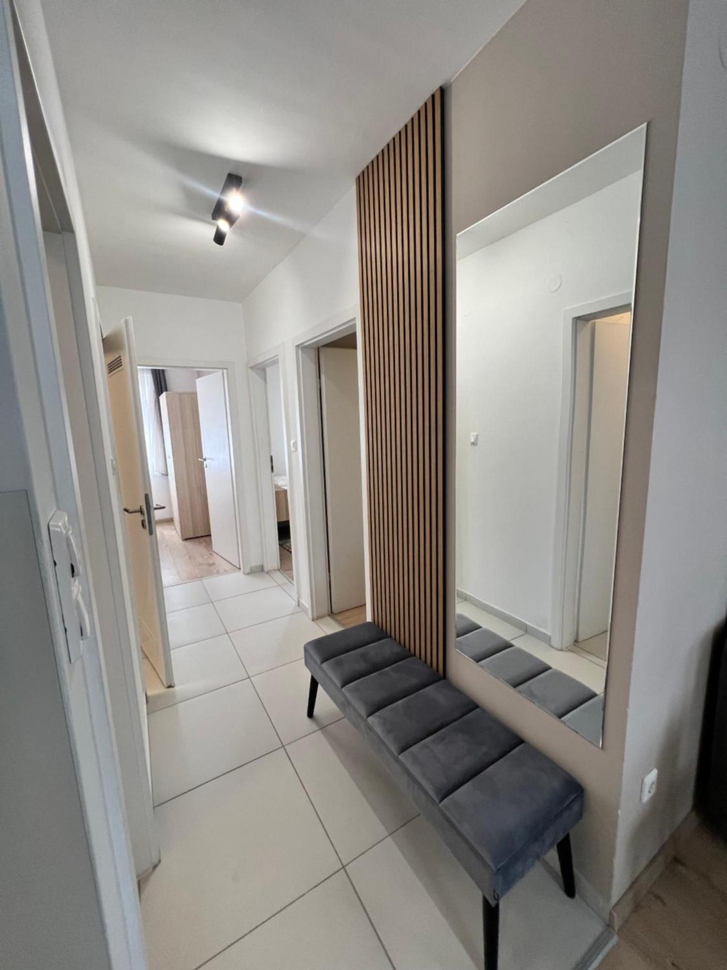 Maple Tree Budget Apartment