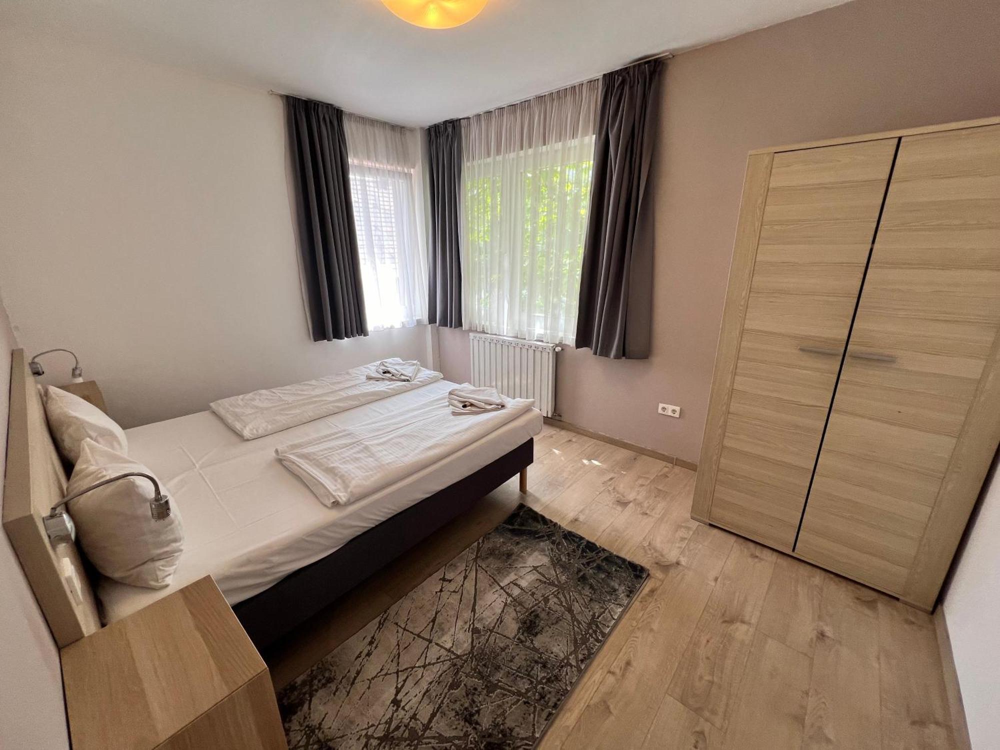 Maple Tree Budget Apartment Budapest
