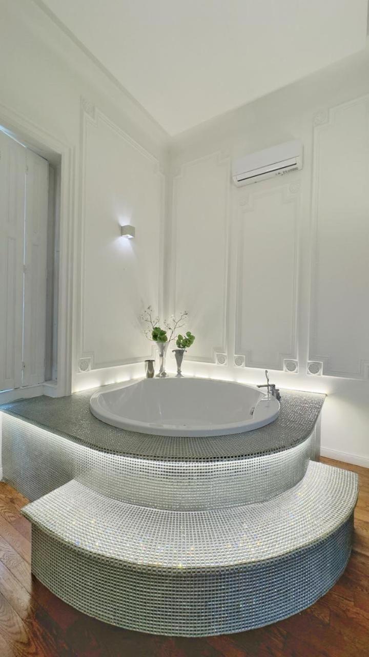 Enzo Capo Jacuzzi Andrassy Apartment Budapest