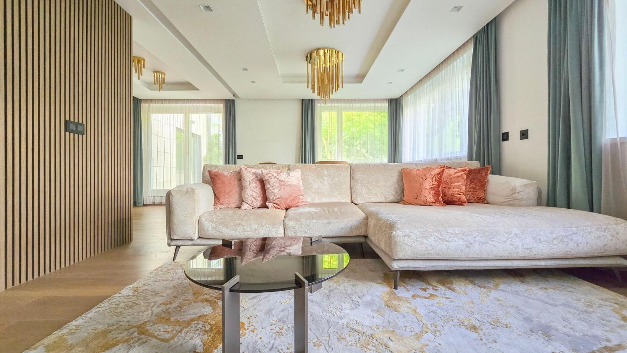 Sun Hill Luxury Apartment