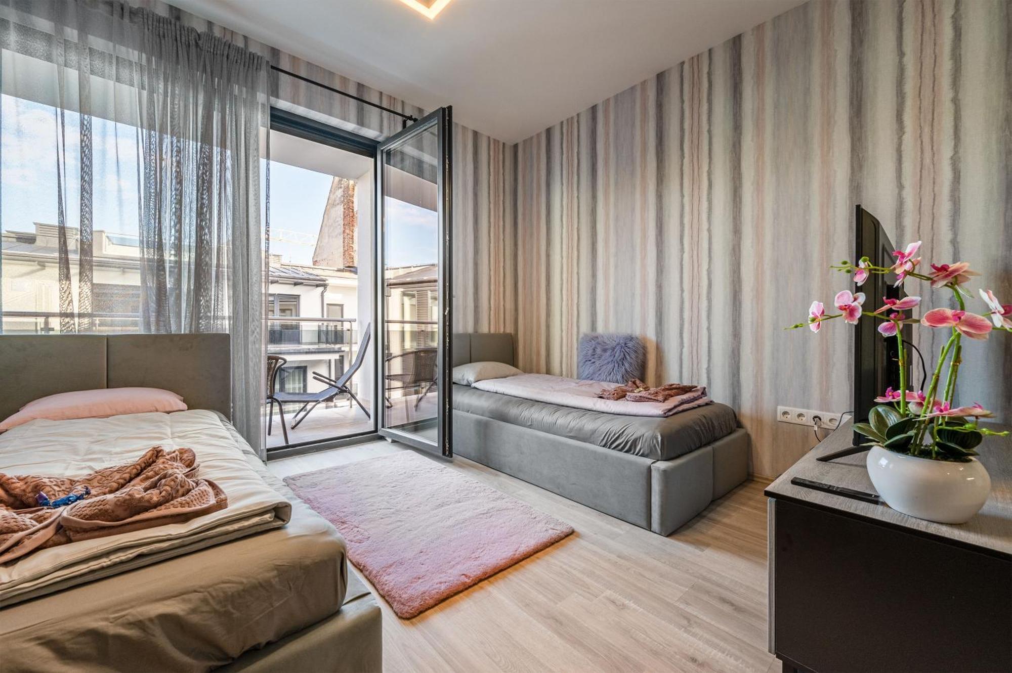 Apartmán With Garage And Balcony In Center Budapest