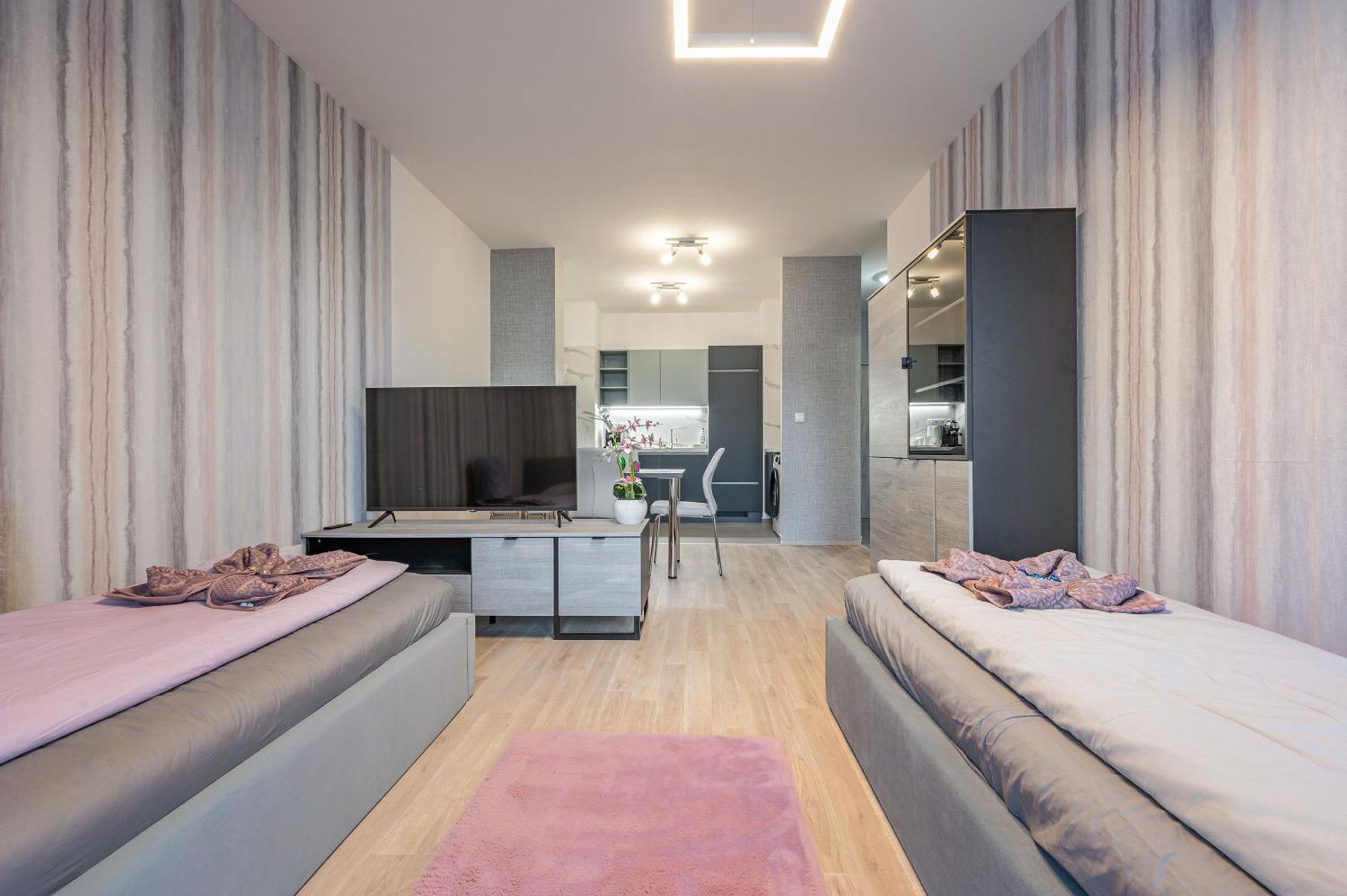 Lejlighed With Garage And Balcony In Center *