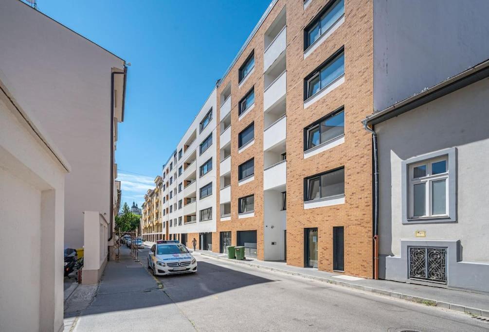 Big With Garage & Balcony & Ac & Lift Apartmán Budapešť