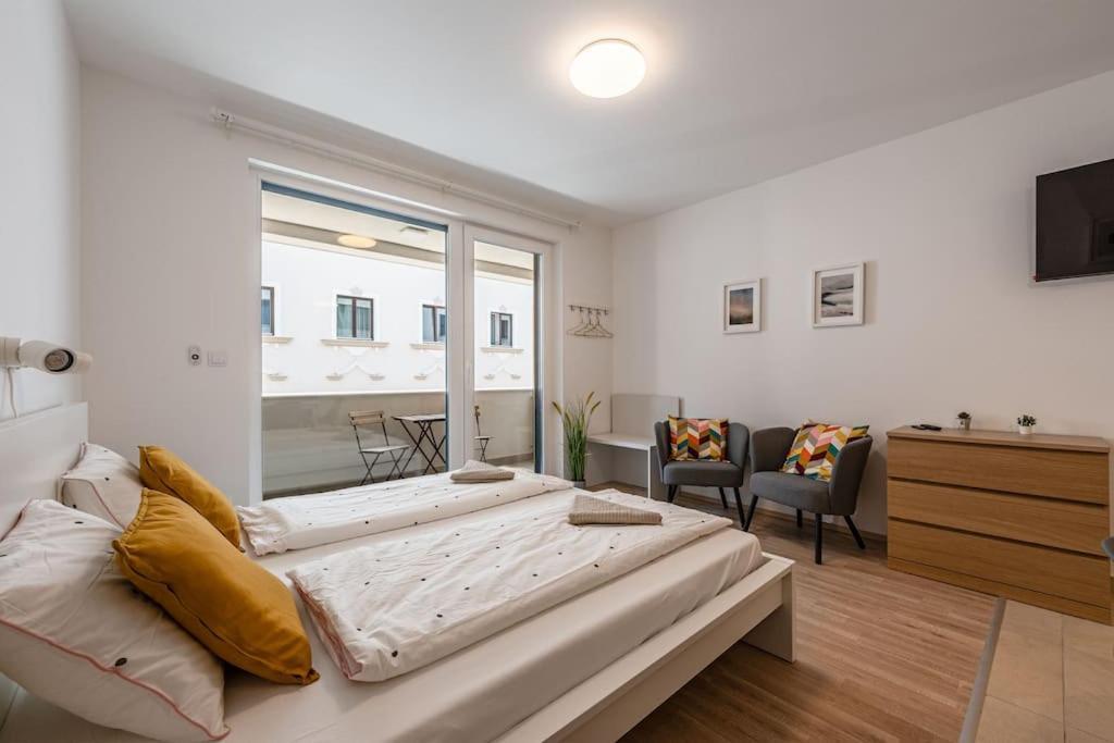 Big With Garage & Balcony & Ac & Lift Budapešť