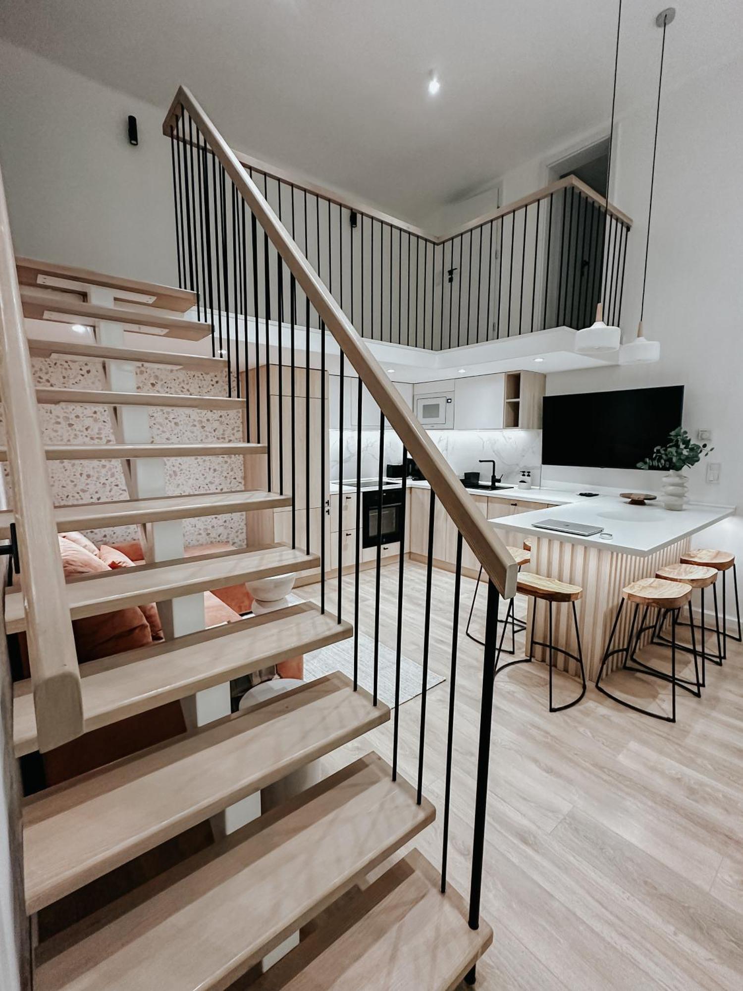 Appartement Jokai-j18 Three Bedroom Stylish *