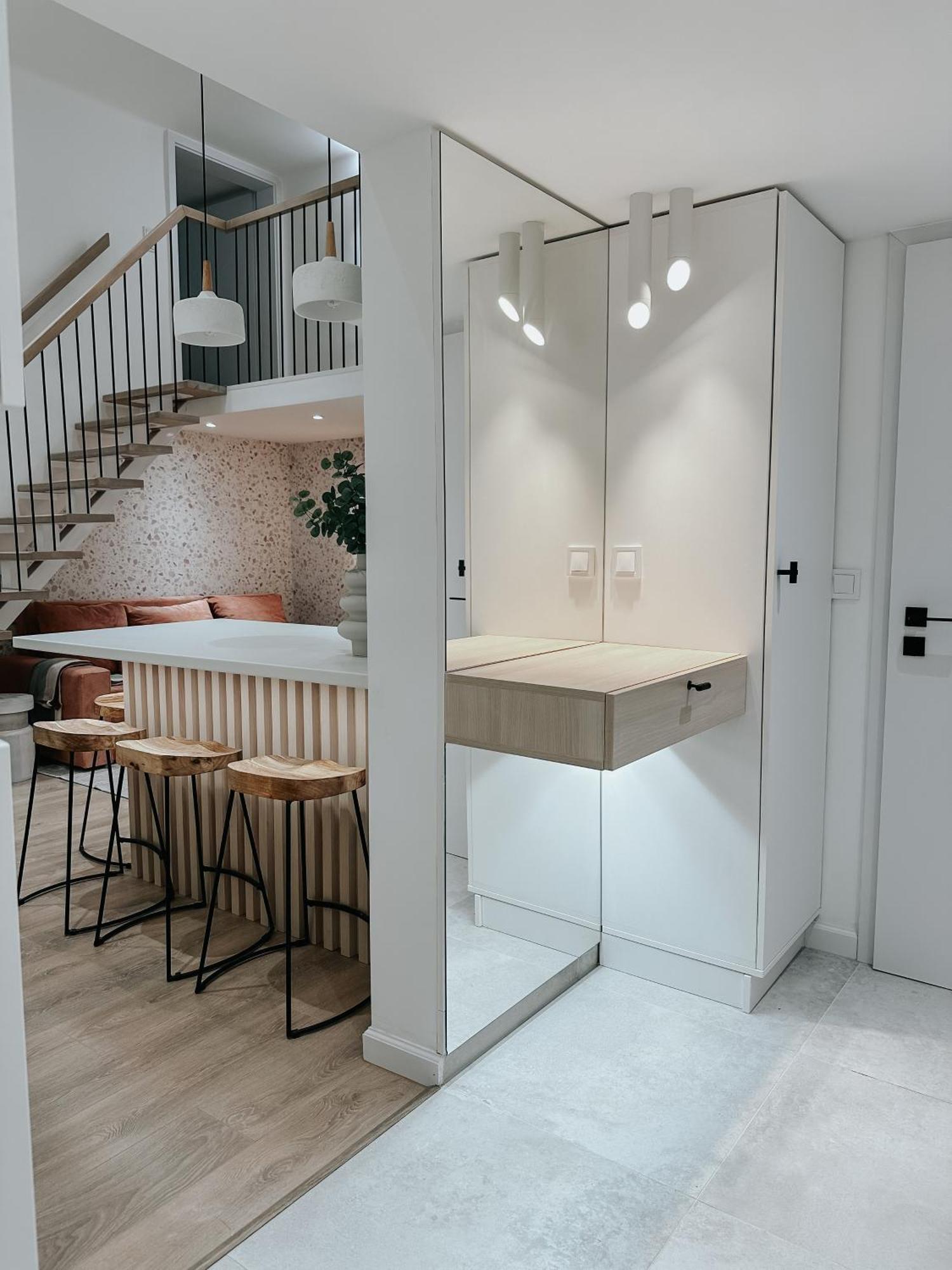 Jokai-j18 Three Bedroom Stylish *