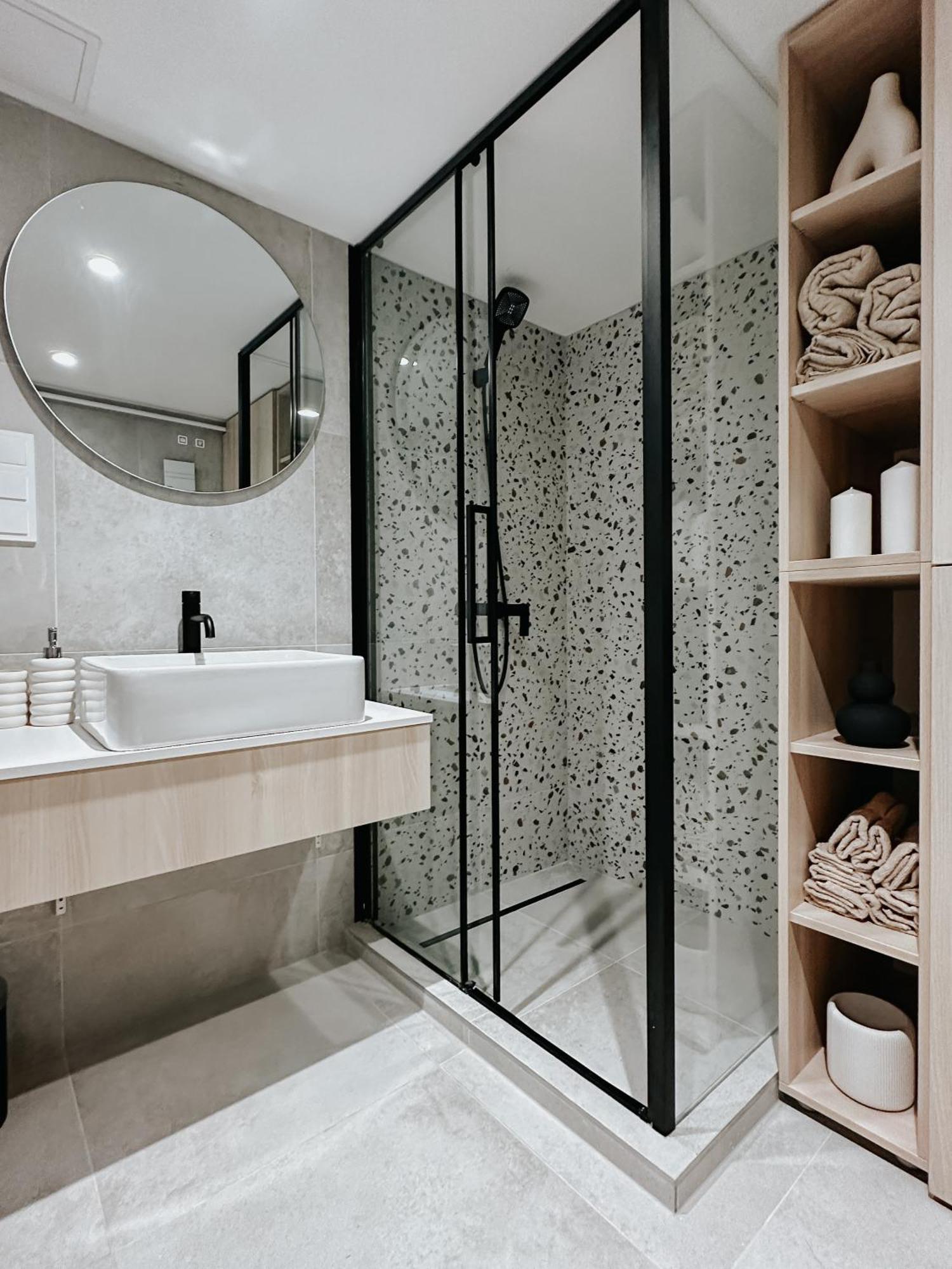 Jokai-j18 Three Bedroom Stylish Appartement *