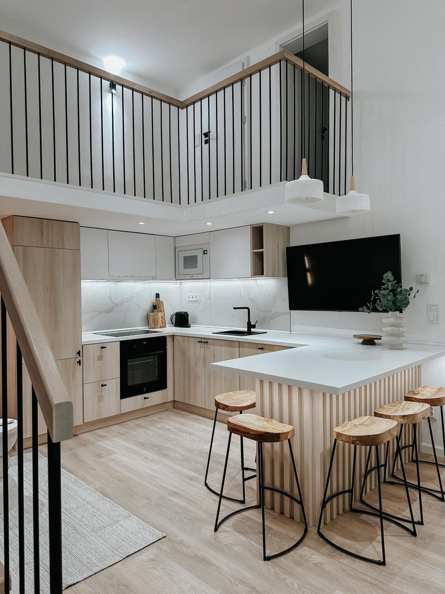 Jokai-j18 Three Bedroom Stylish *