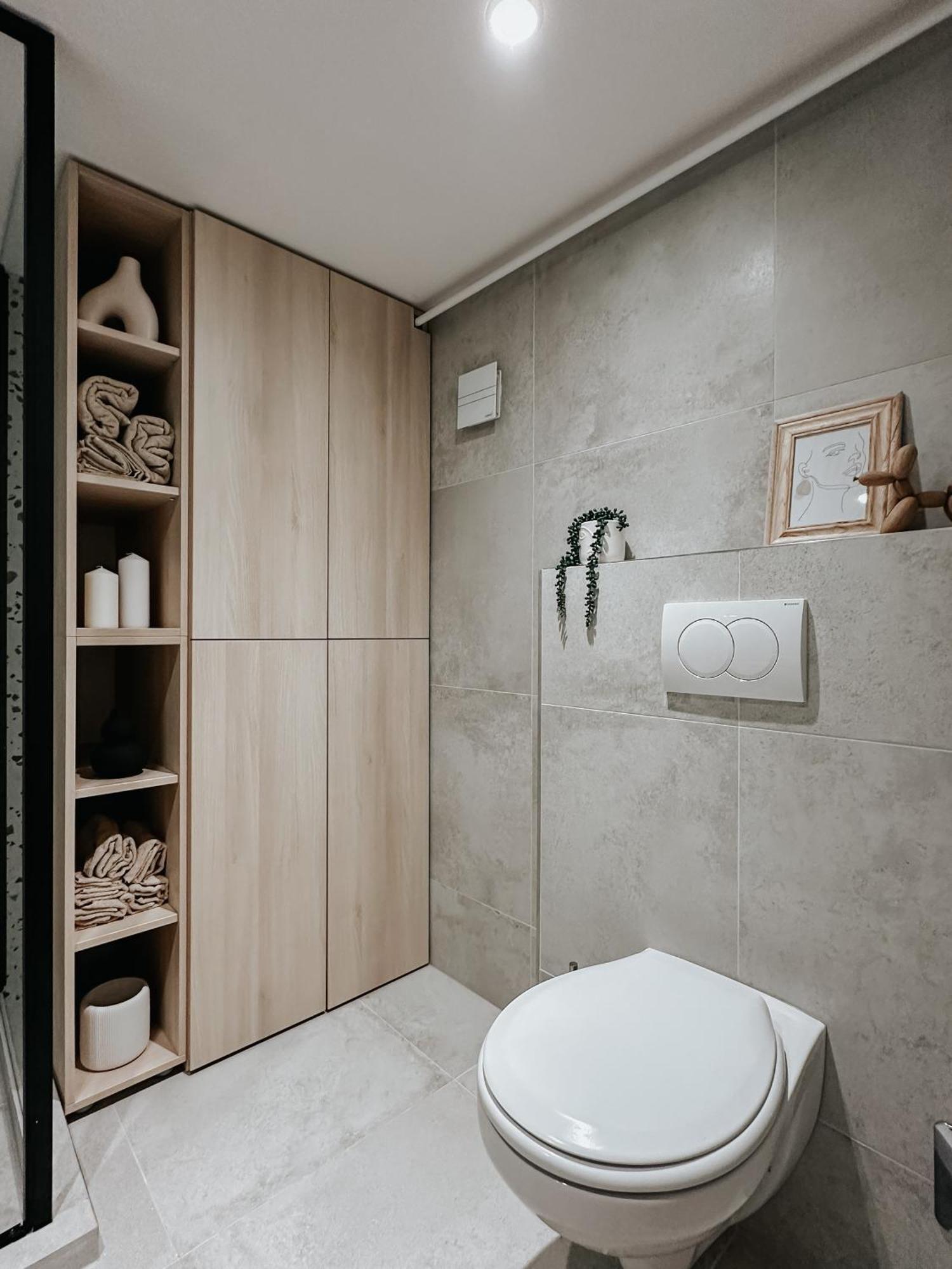 Jokai-j18 Three Bedroom Stylish
