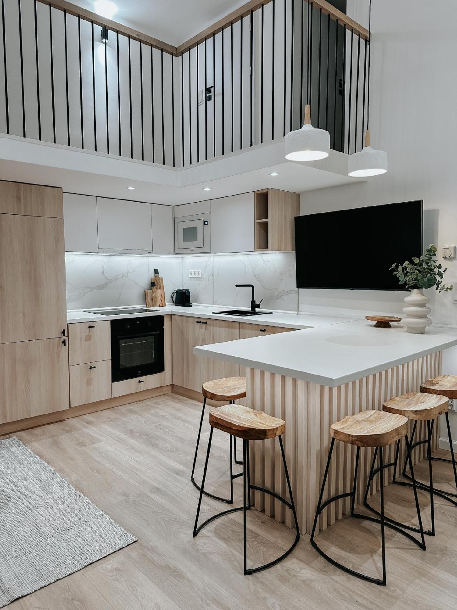 Jokai-j18 Three Bedroom Stylish *