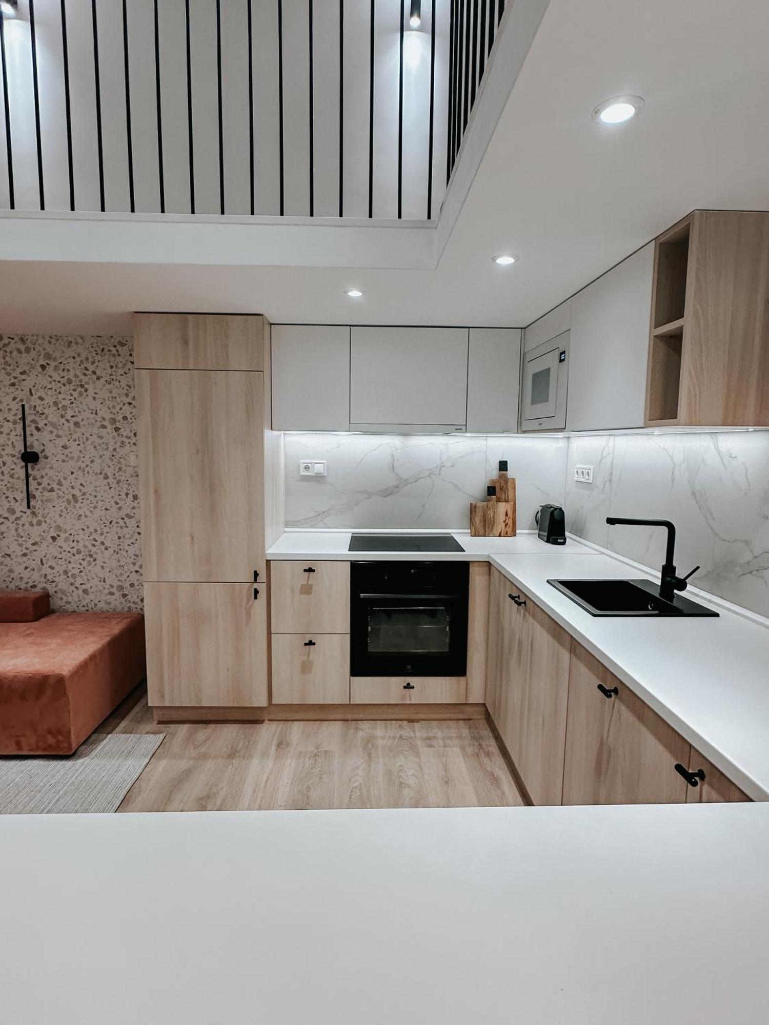 Jokai-j18 Three Bedroom Stylish