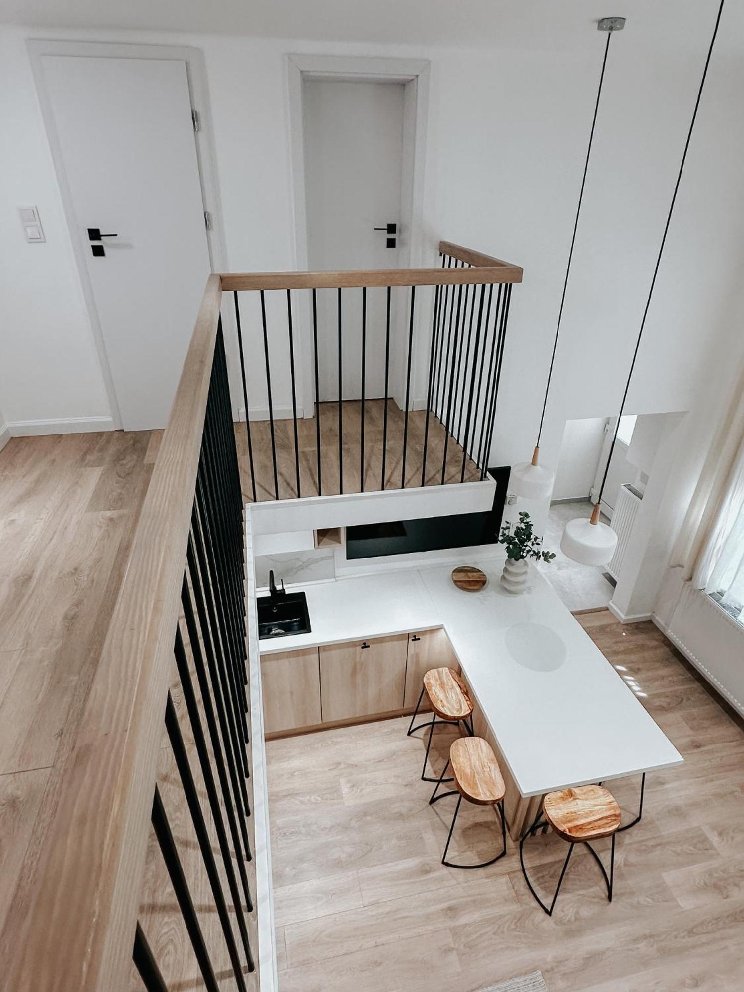 Jokai-j18 Three Bedroom Stylish Appartement