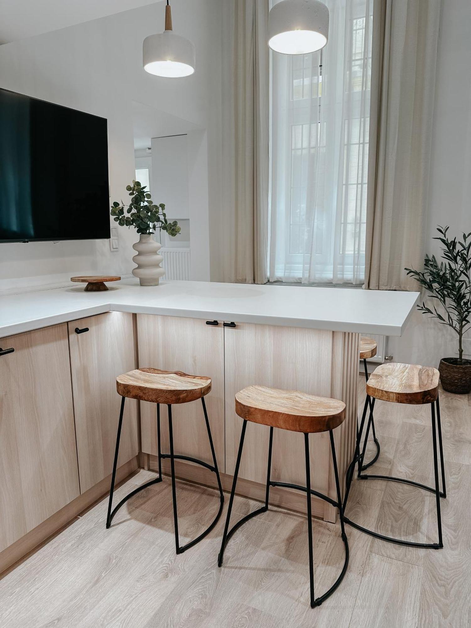 Jokai-j18 Three Bedroom Stylish Budapest