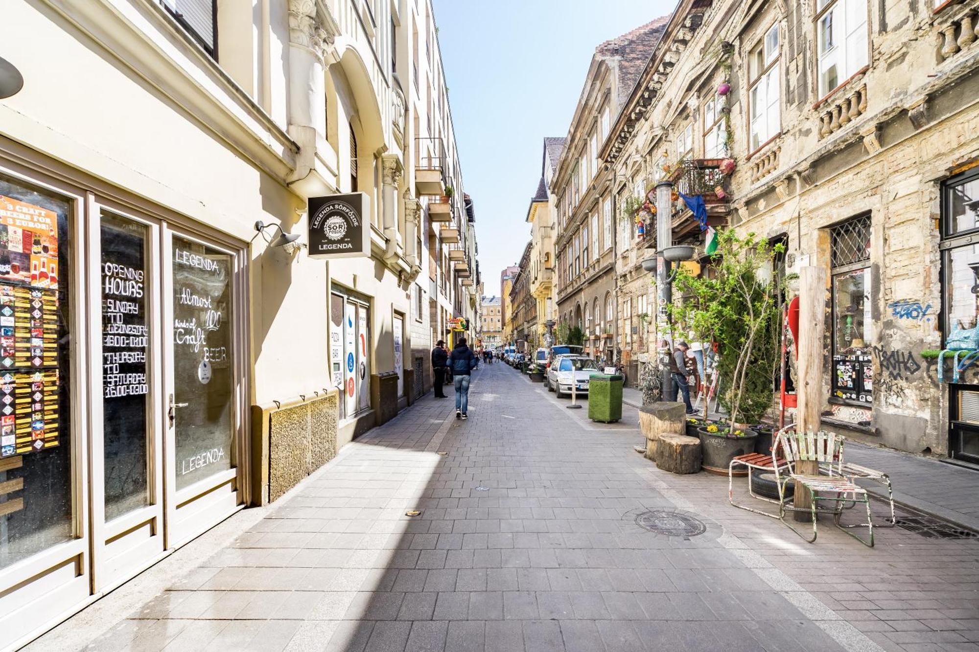 Whistle Living * Budapest