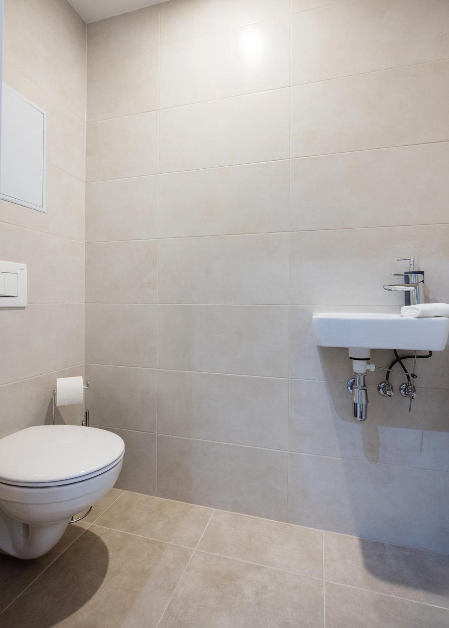 Apartman Modern With Balcony And Parking