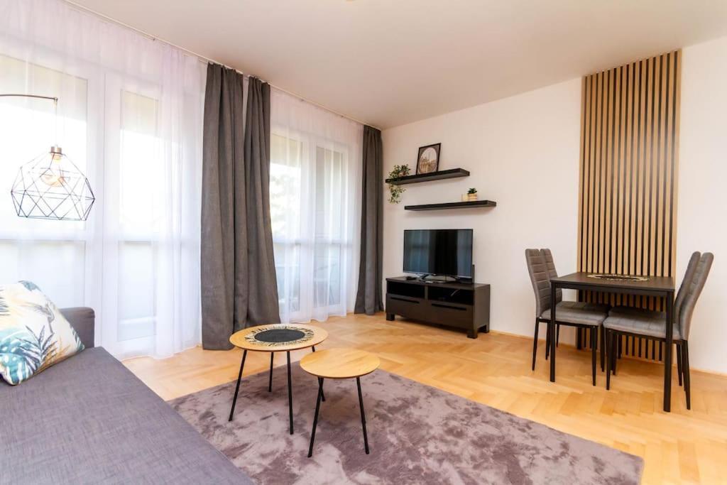 Gozsdu White Raven 3 - Terrace And Free Underground Parking * Budapest