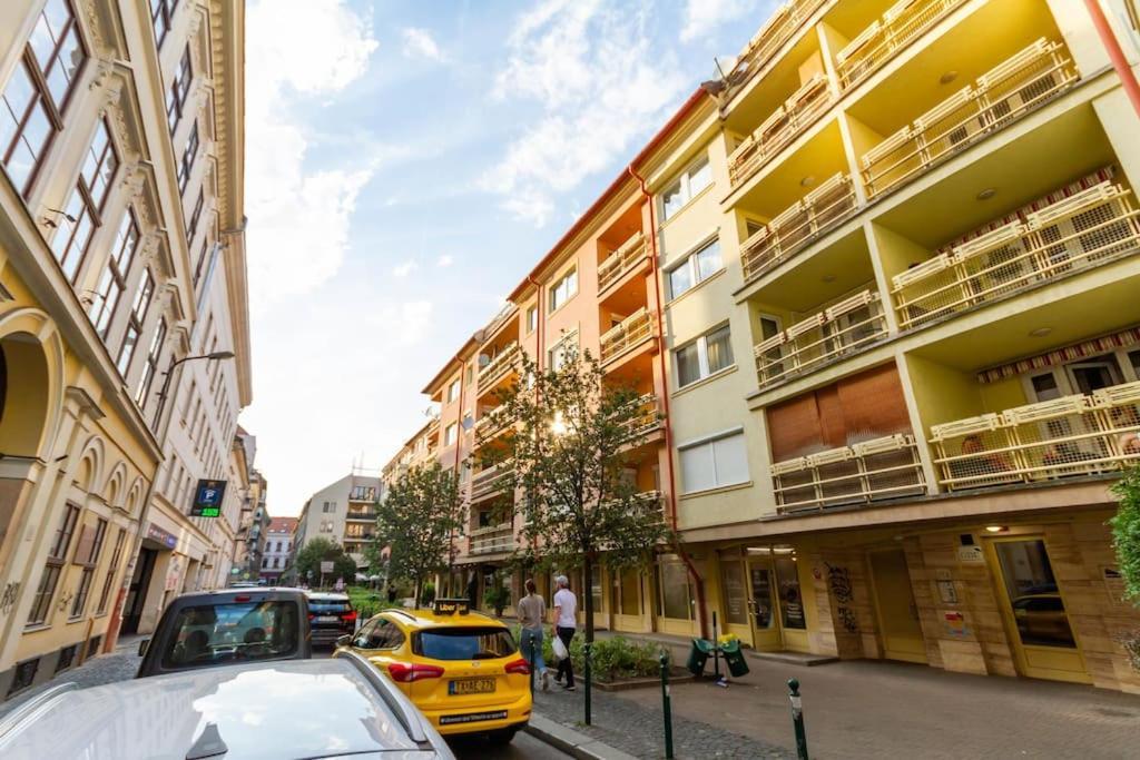 Gozsdu White Raven 3 - Terrace And Free Underground Parking Appartement