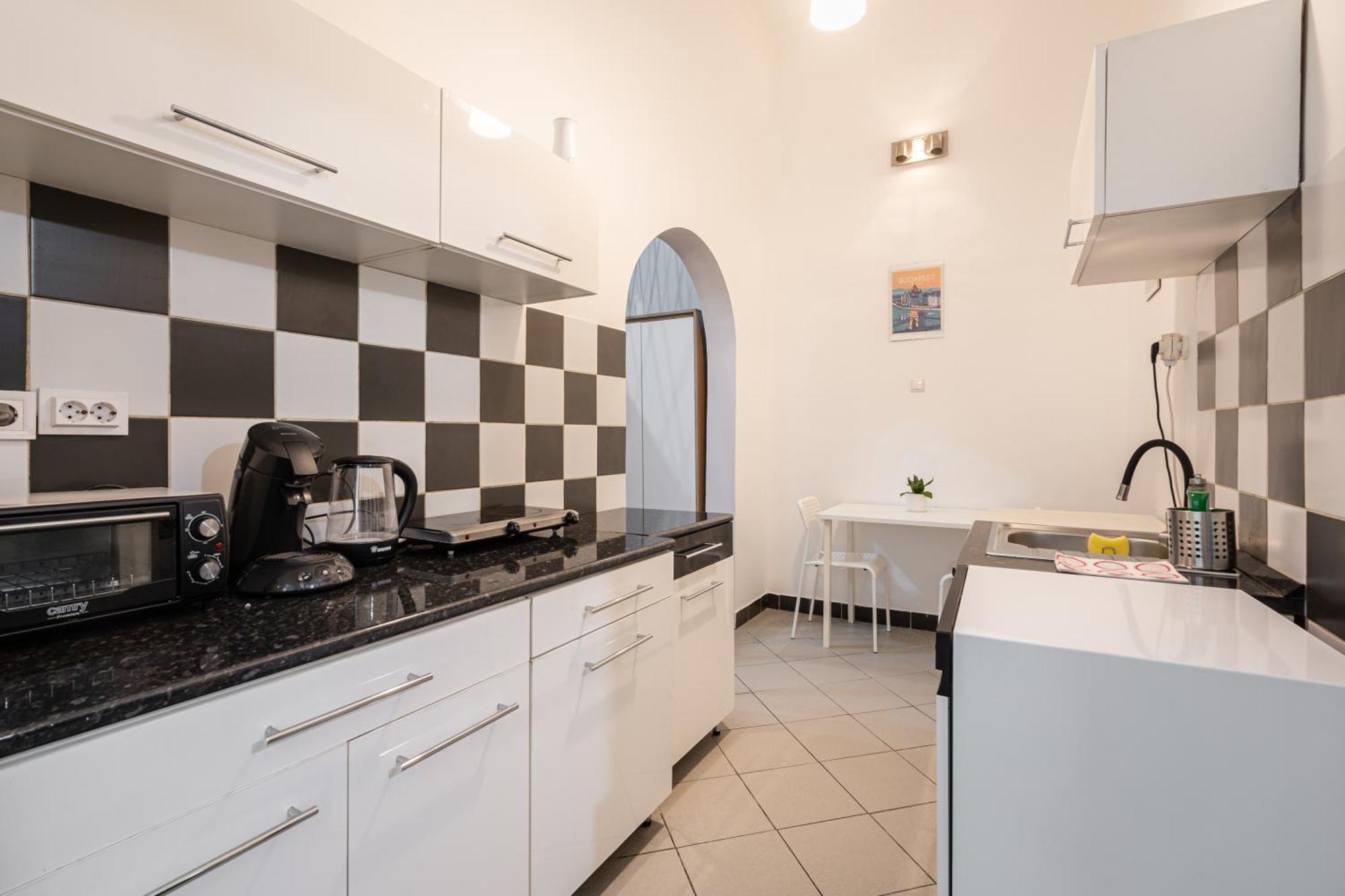 Affordable Heroes' Square Apartamento Budapest